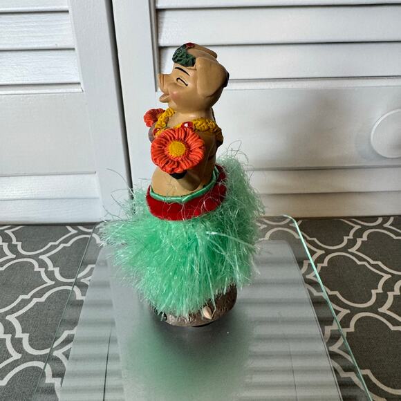 Vtg Bobble Pig Hawaiian Hula Girl Grass Skirt Dancing Dash Resin Figure Fun - Picture 3 of 9
